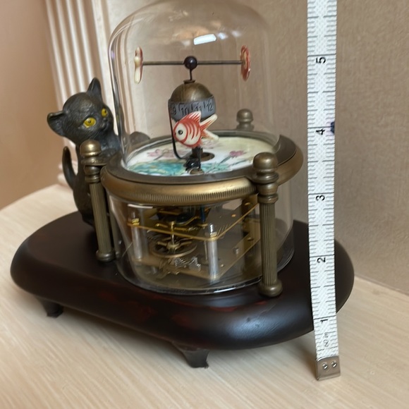 Cat Catching Fish in Glass Case Clock - Picture 8 of 9
